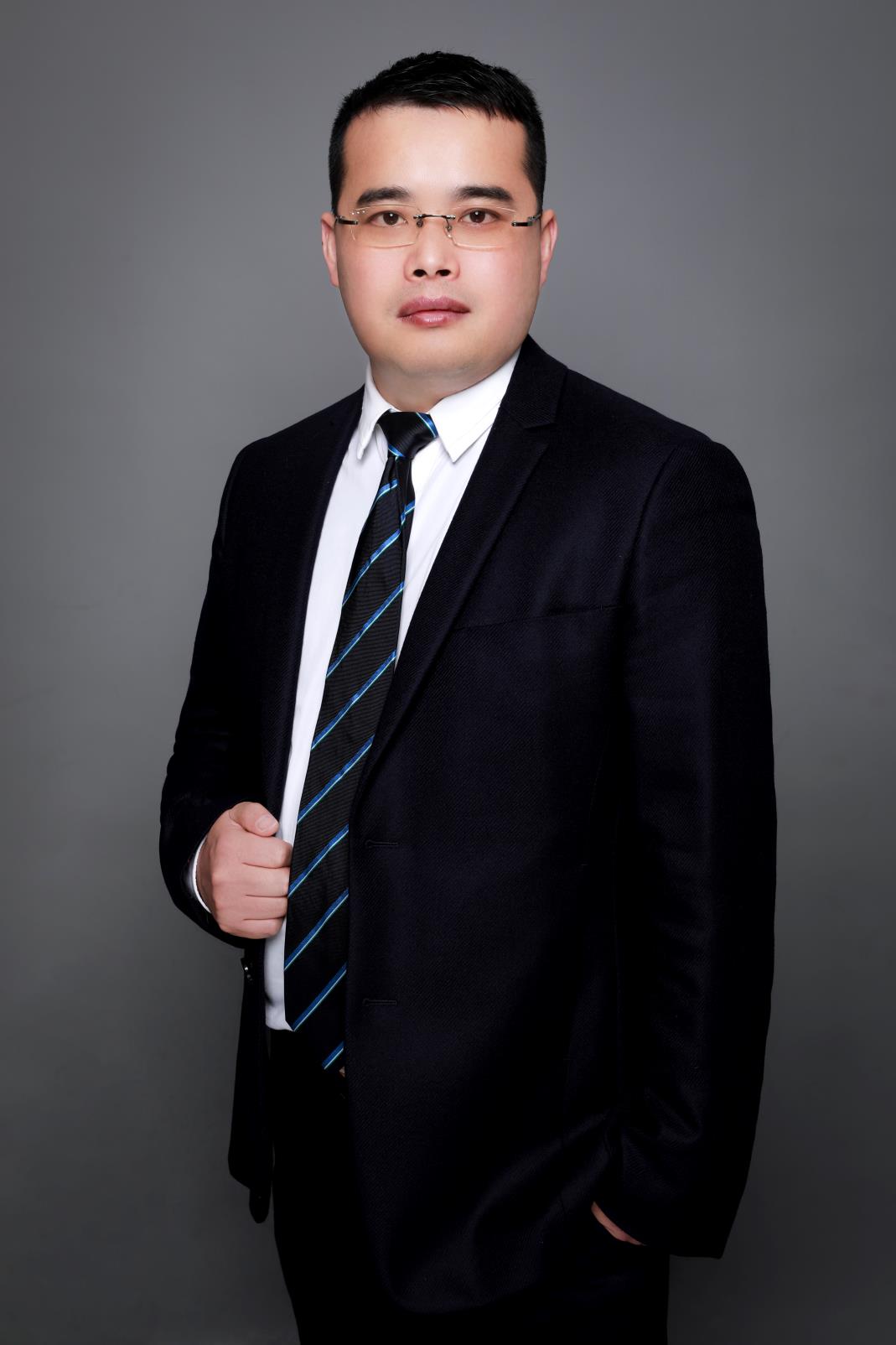毛志远，民建武昌区委常委、经管支部主委，武汉一品行物业有限公司董事长.jpg